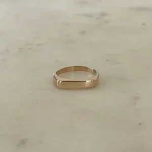 14K GOLD ENGRAVABLE SIGNET RING — BAR