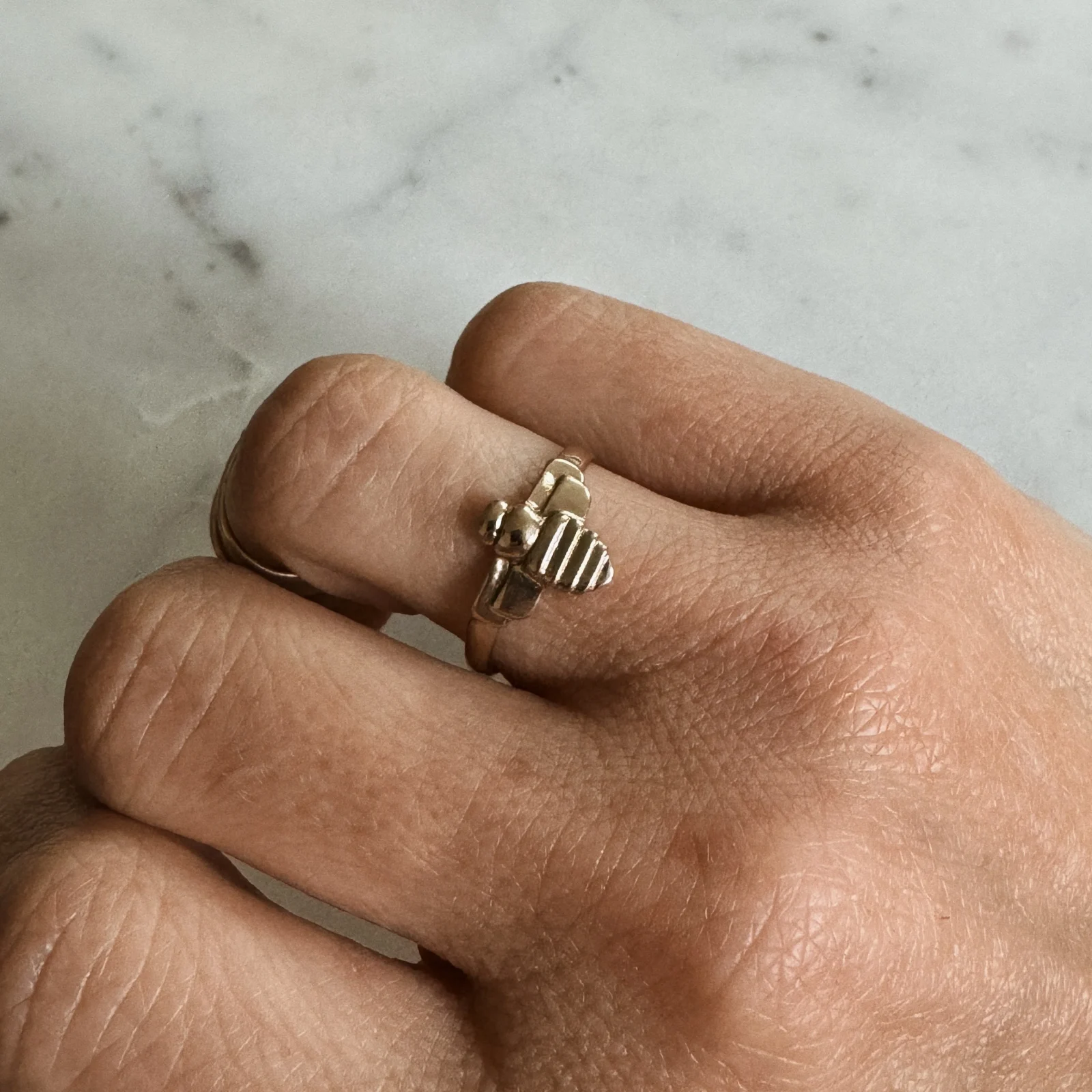 BEE RING - Image 2