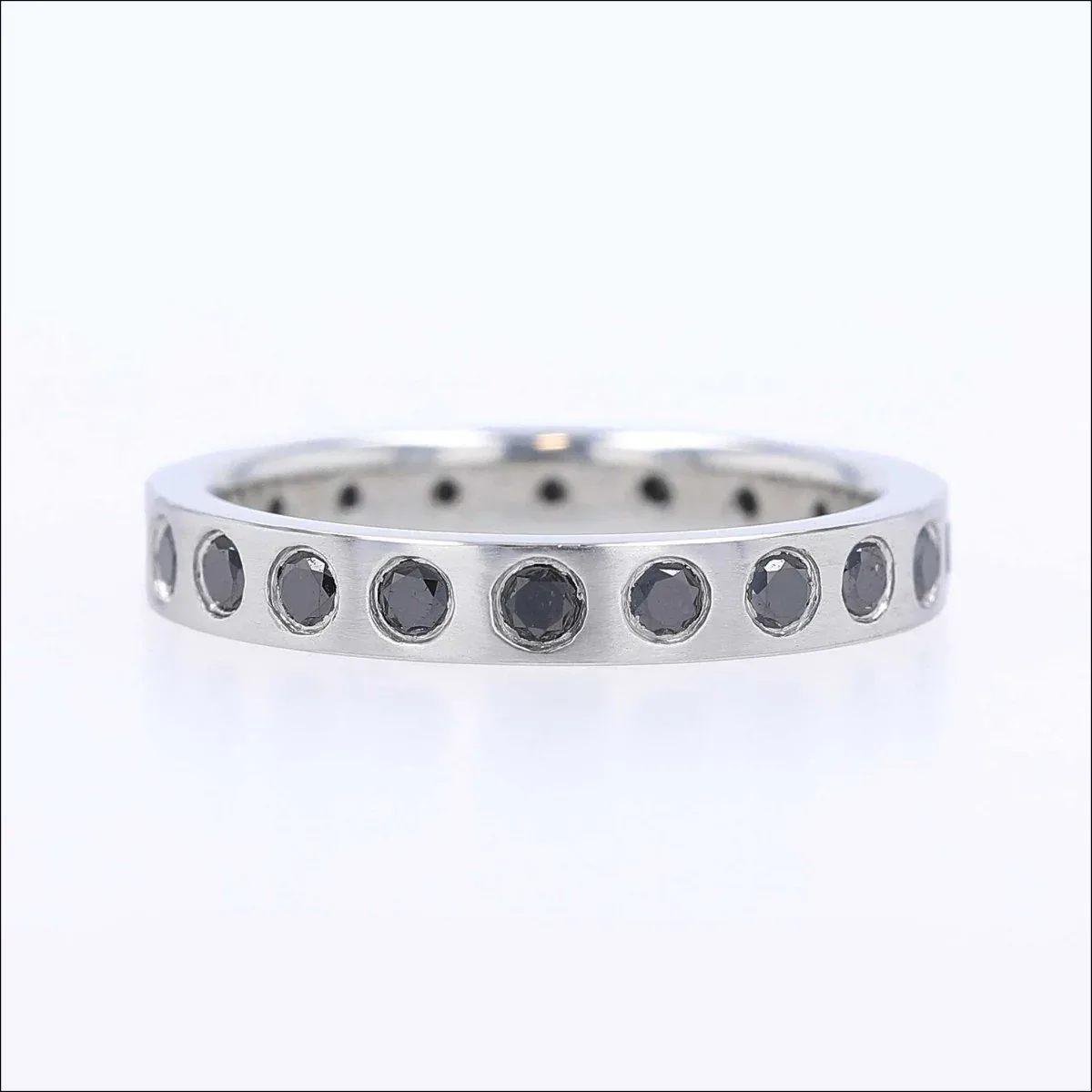 Black Diamond Flush Set Eternity Band Platinum 0.76cttw