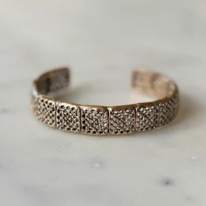 GRANNY SQUARE CUFF — ONE ROW