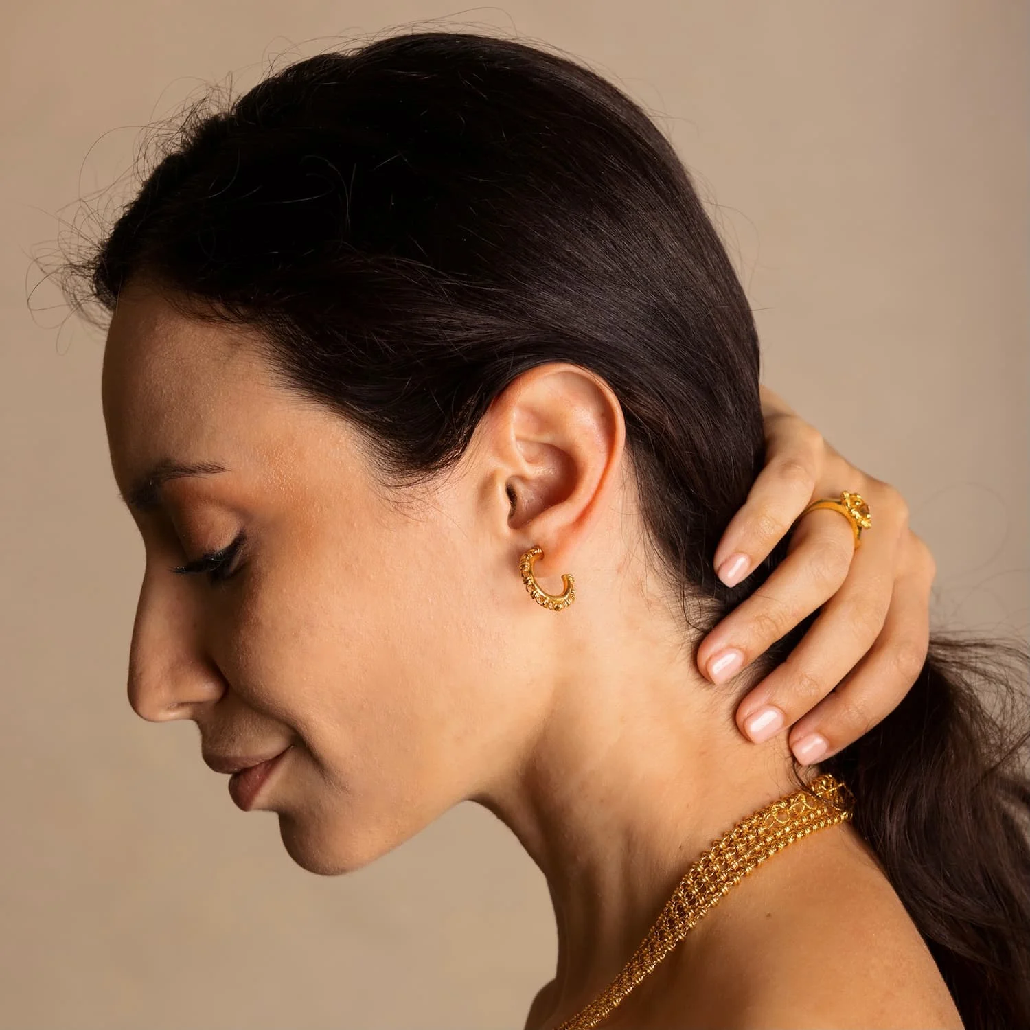 Links 3mm Hoop Earrings in Gold - Image 2