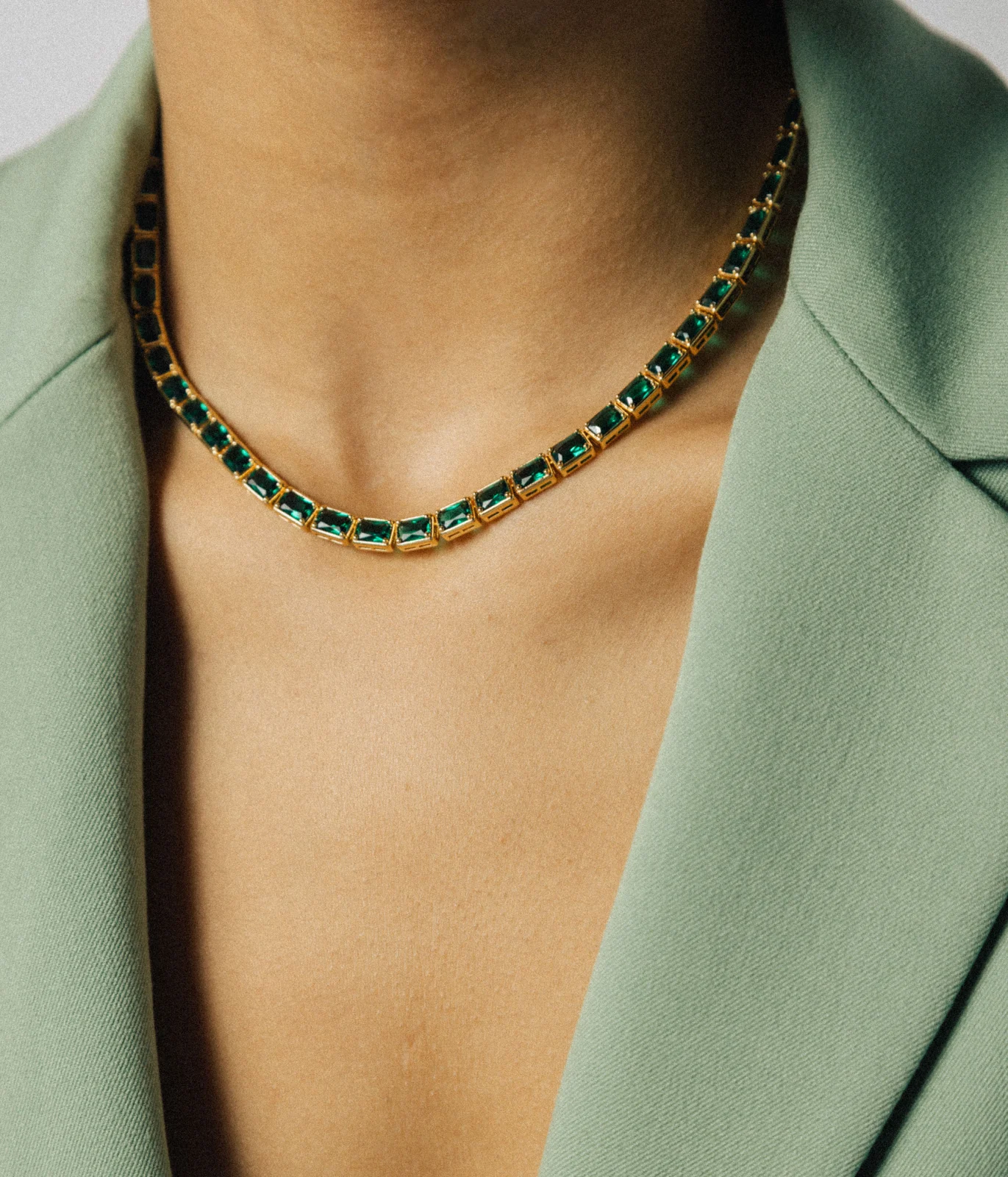 Liza Slider Necklace in Emerald - Image 2