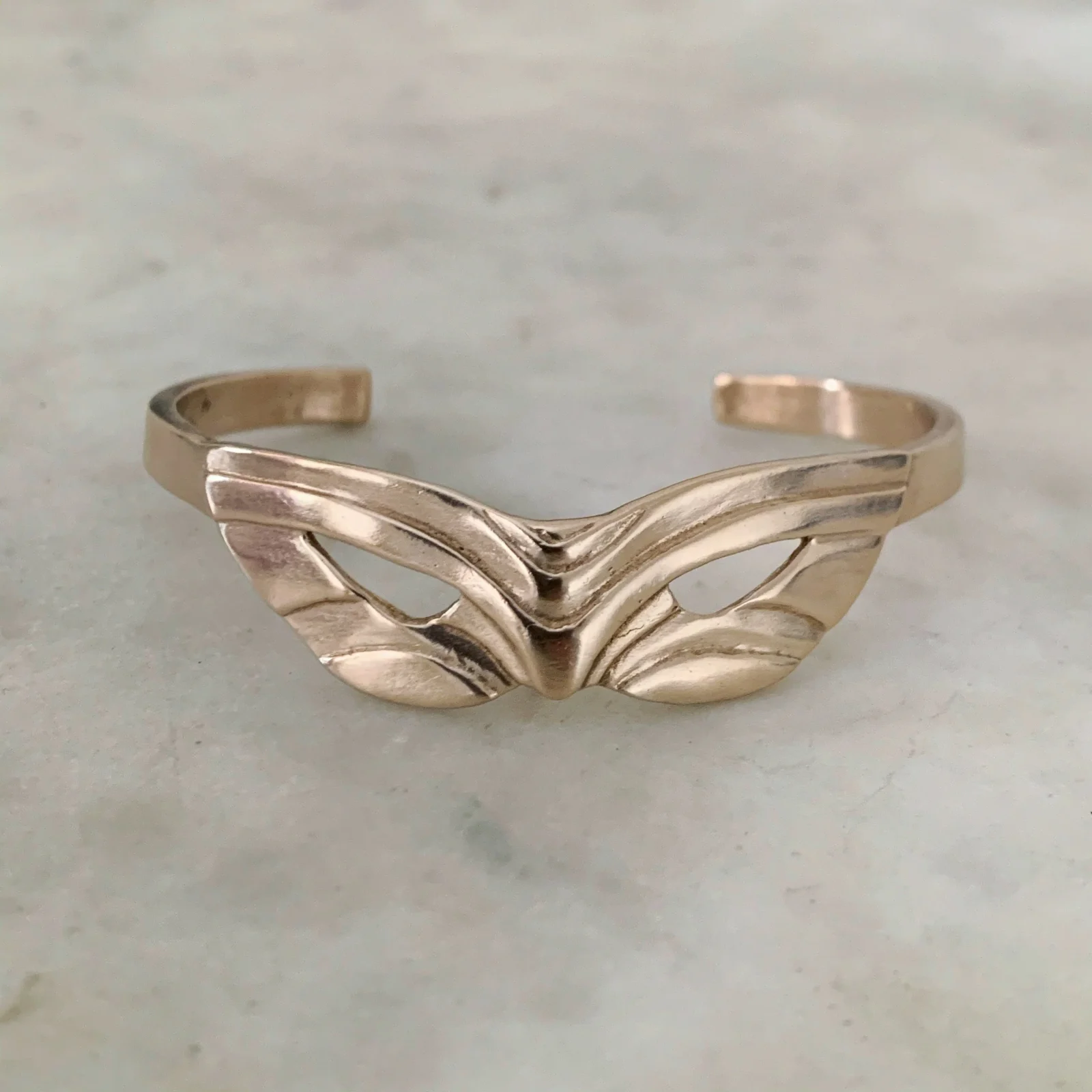 MARDI GRAS MASK CUFF