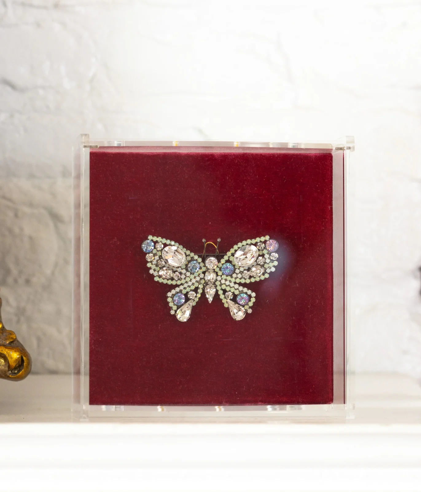 Small Butterfly in Chrysolite Opal / Crystal / Vitrail Light - Image 2
